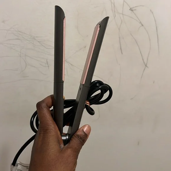 Straighter - Picture 3 of 4